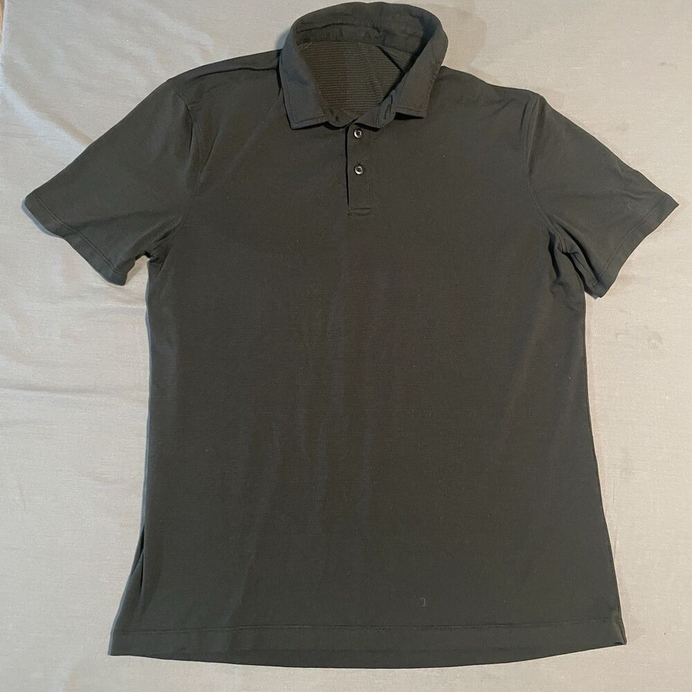 Lululemon Men’s Polo Shirt (Size Medium, Fits Like Small)